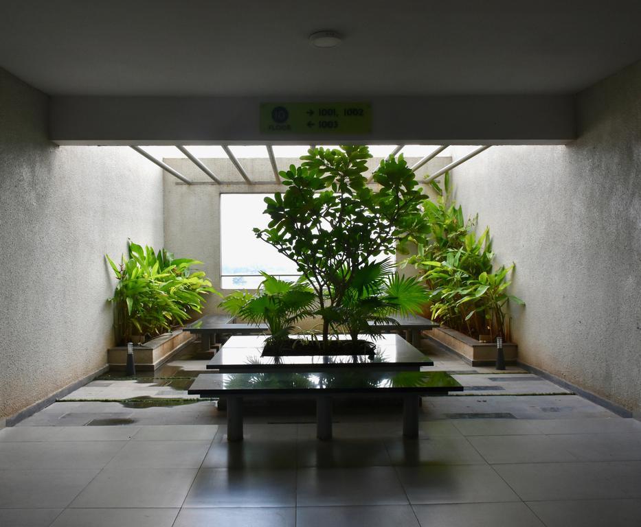 Grey Stone - Lakefront Penthouse Family Rooms Kolhapur Exterior photo